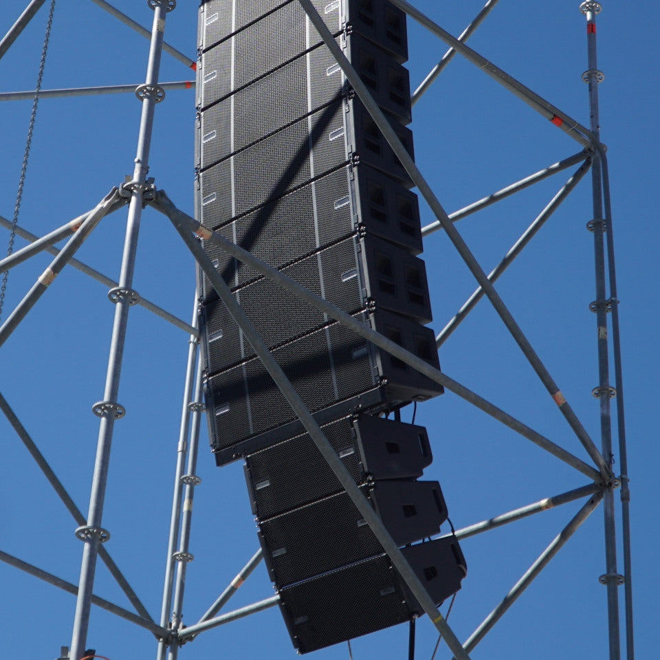 dBTechnologies VIO L212 3-Way Powered Line Array Speaker lifestyle