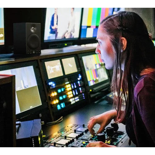 Yamaha MSP3A 4-Inch Powered Studio Monitor lifestyle 5