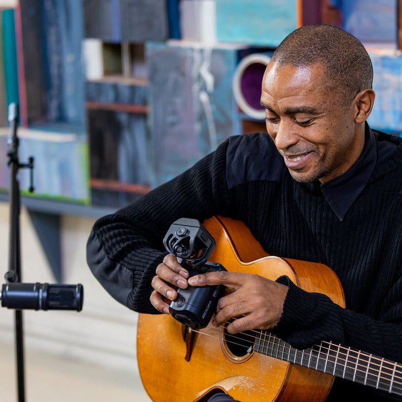 Zoom Q8n-4K Ultra High Definition Handy Video Recorder lifestyle 2