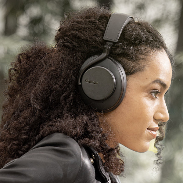 Shure AONIC 50 Gen 2 Wireless Headphones lifestyle 2