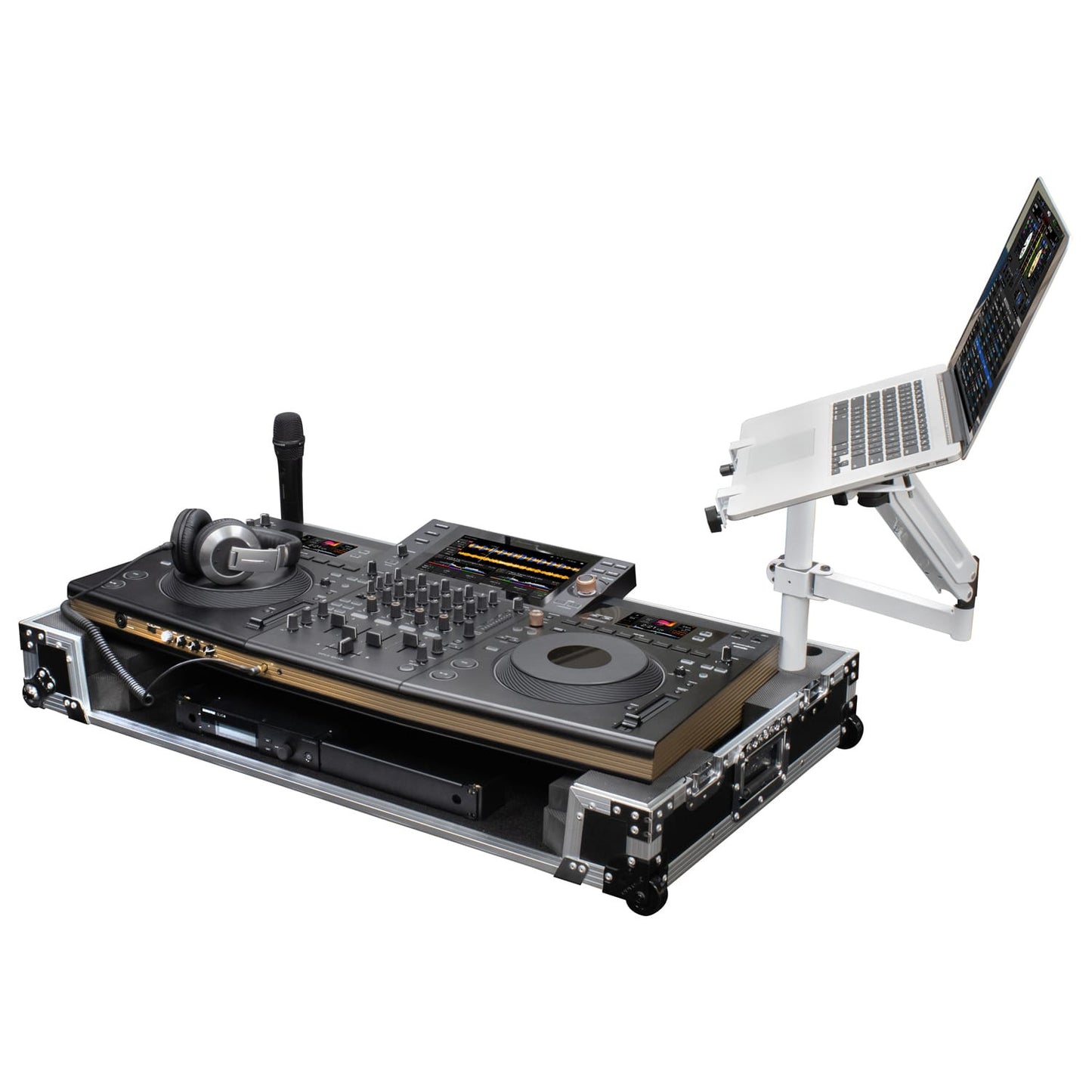 Odyssey FZOPUSQUADCW1 Pioneer DJ OPUS-QUAD 1U Flight Case lifestyle 2