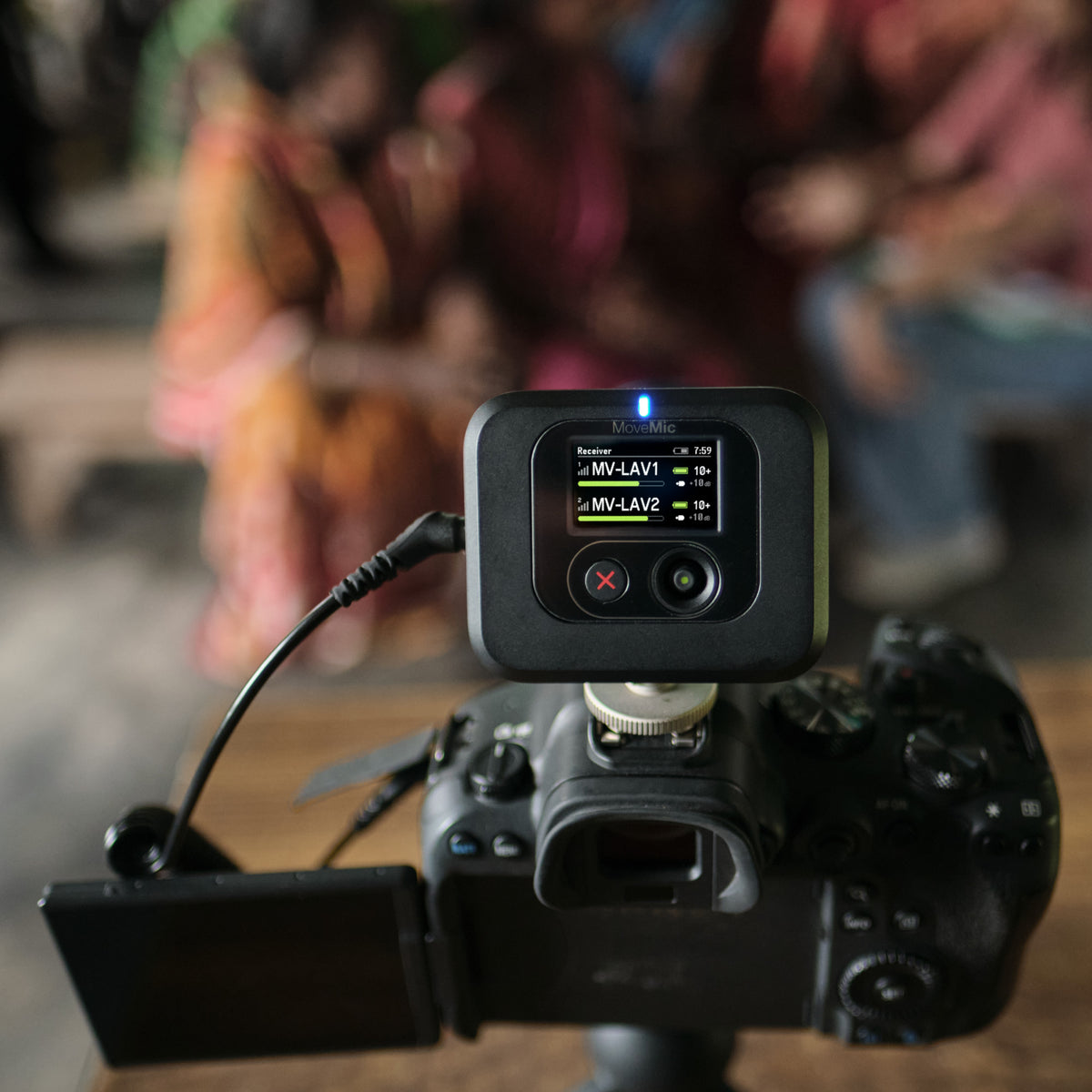 Shure MoveMic Receiver lifestyle