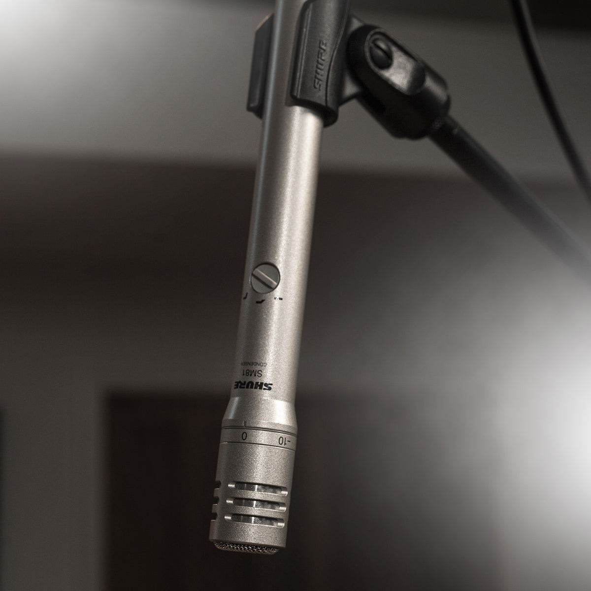 Shure SM81 Condenser Instrument Microphone lifestyle