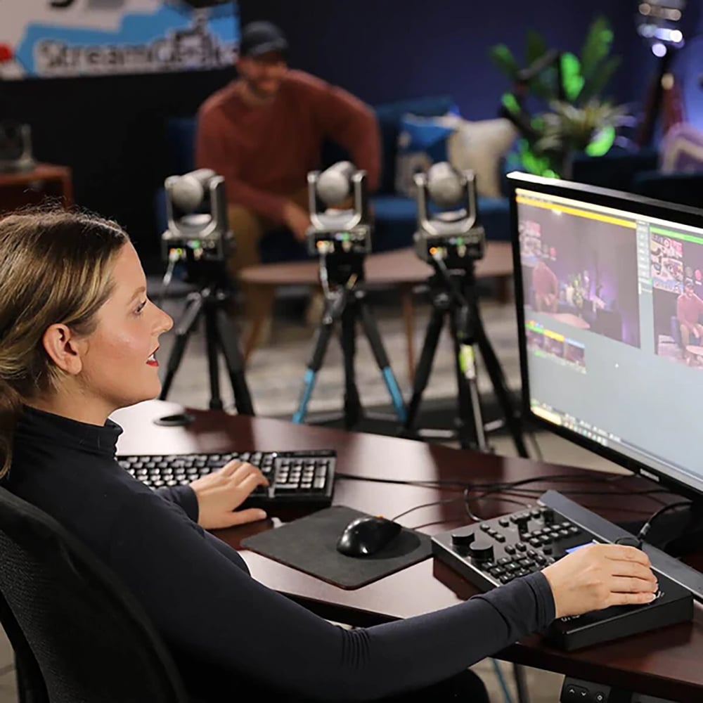 PTZOptics PT20X4K-PRODUCER-SJOY (3) Pt20X-4K-Gy-G3 (1) Pt-Superjoy-G1 Ip / Serial Joystick & Cmp