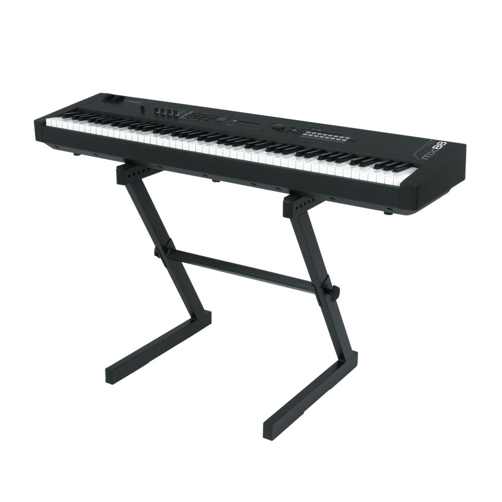102845_Gator-GFWKEYZ0500-Z-Style-Keyboard-Stand-Seated-Playing_ALT05sqr