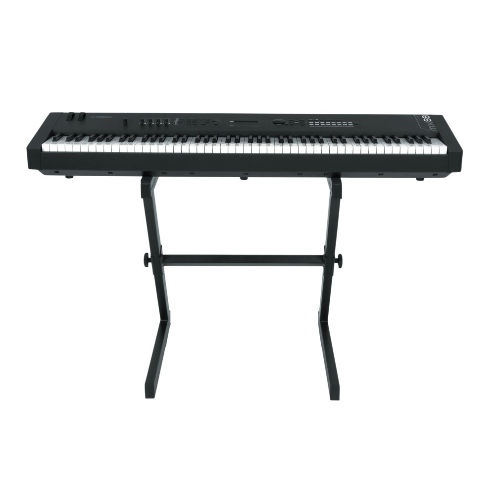 102845_Gator-GFWKEYZ0500-Z-Style-Keyboard-Stand-Seated-Playing_ALT06sqr