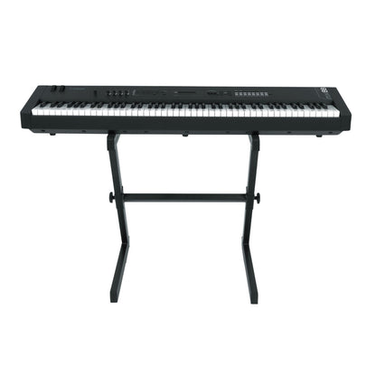 102845_Gator-GFWKEYZ0500-Z-Style-Keyboard-Stand-Seated-Playing_ALT06sqr