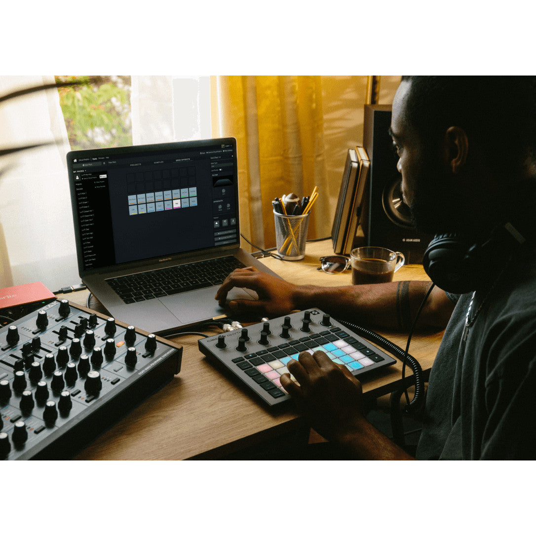 Novation Circuit Rhythm Standalone Beatmaking Sampler – SoundPro Novation Circuit Rhythm Standalone Beatmaking Sampler – SoundPro