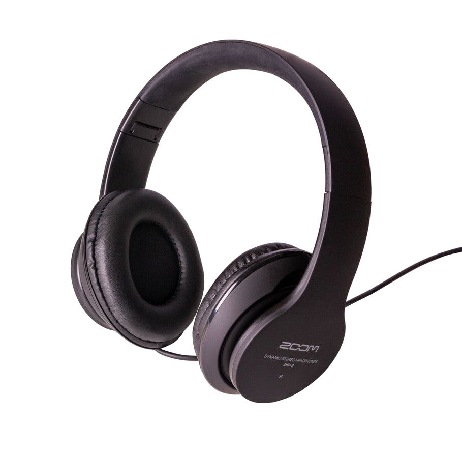 Zoom ZUM-2 Podcast USB Microphone Bundle headphones