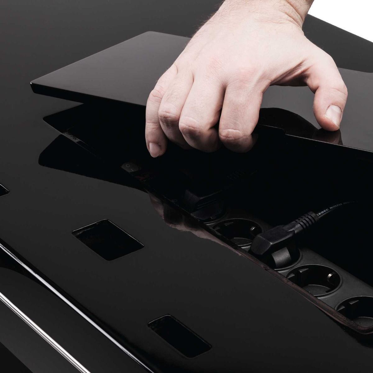 Glorious Session Cube XL cord duct