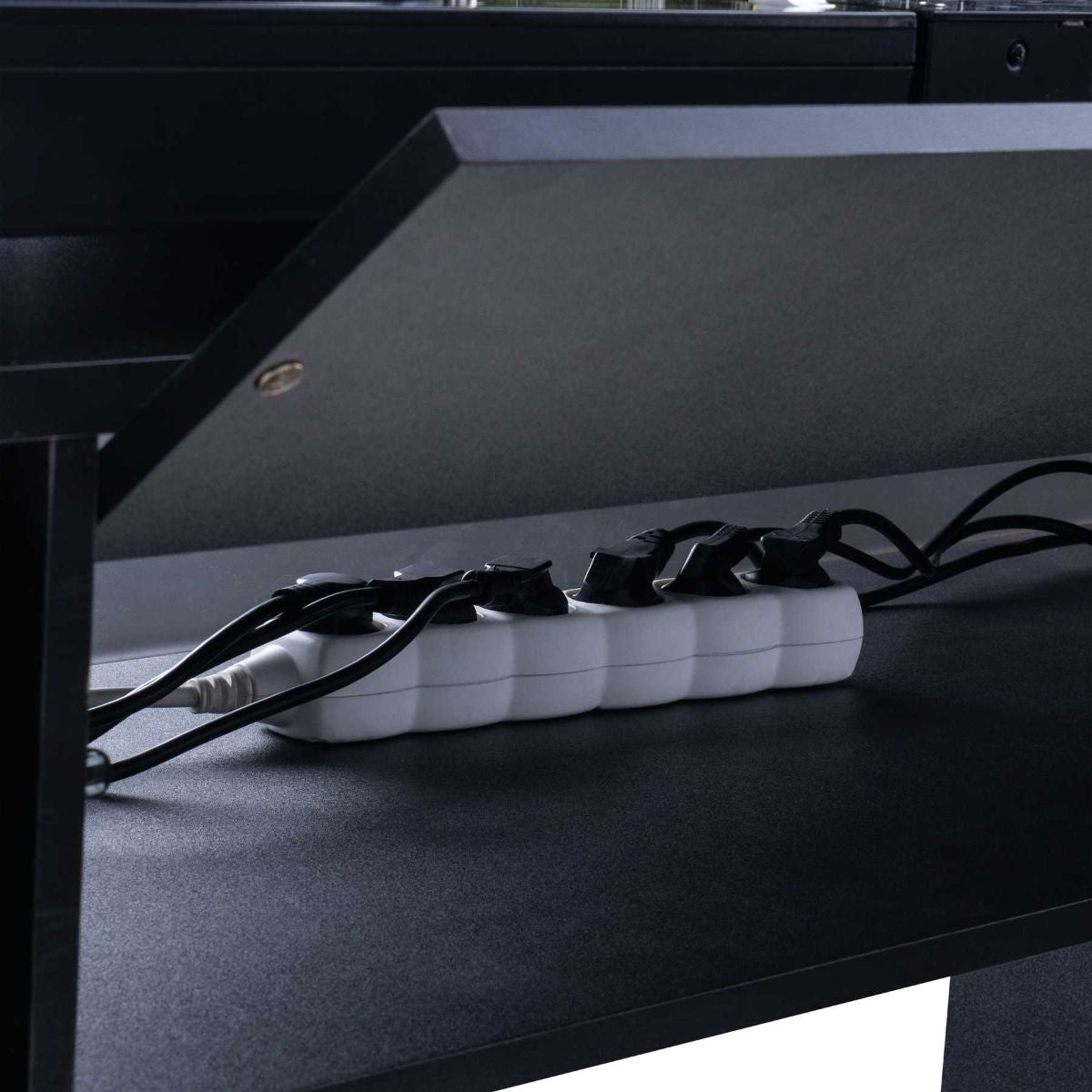 Glorious Modular Mix Station interior