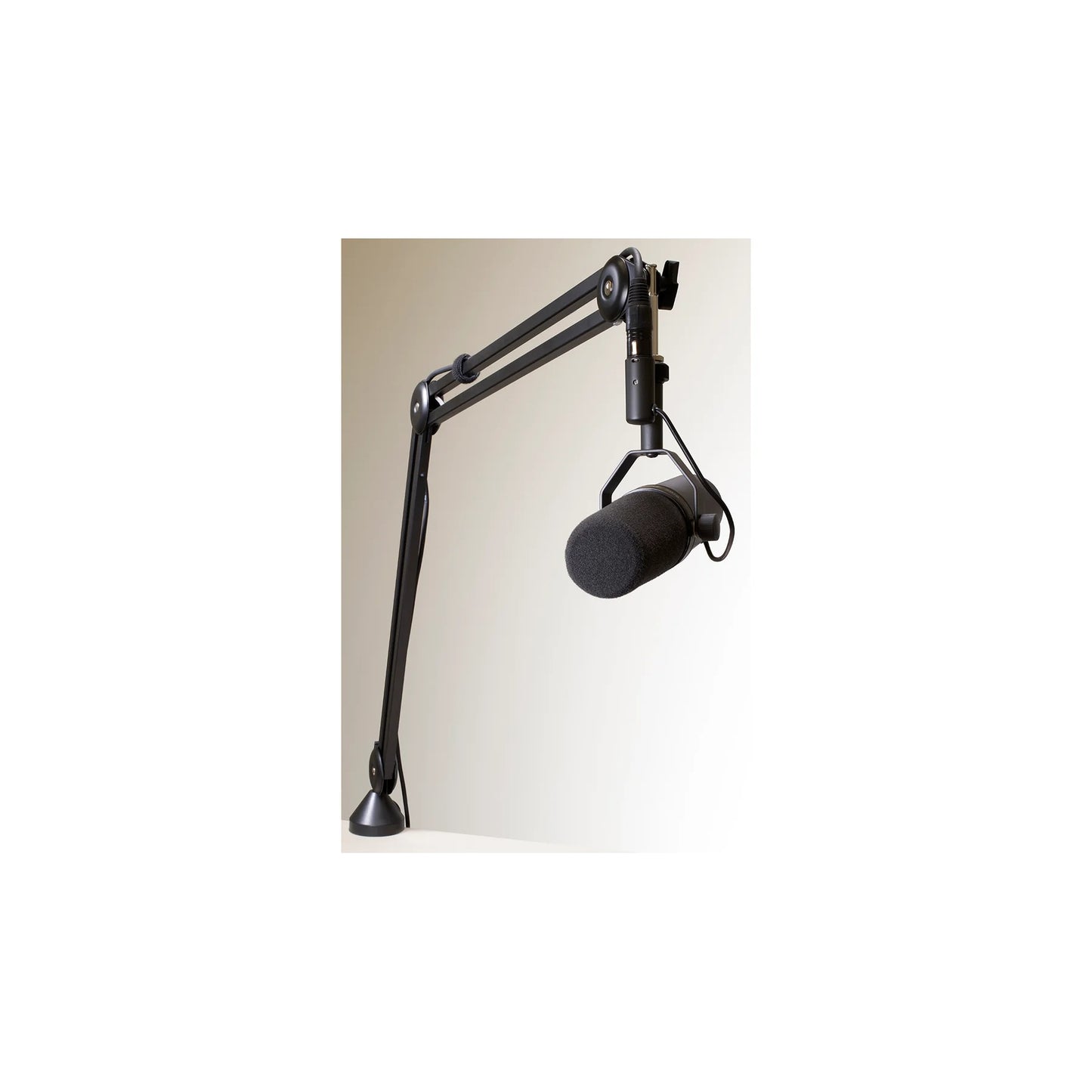 119795_Ultimate-Support-BCM-200-JamStands-Scissor-Style-Broadcast-Mic-Stand_ALT09sqr