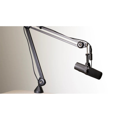 119795_Ultimate-Support-BCM-200-JamStands-Scissor-Style-Broadcast-Mic-Stand_ALT10sqr