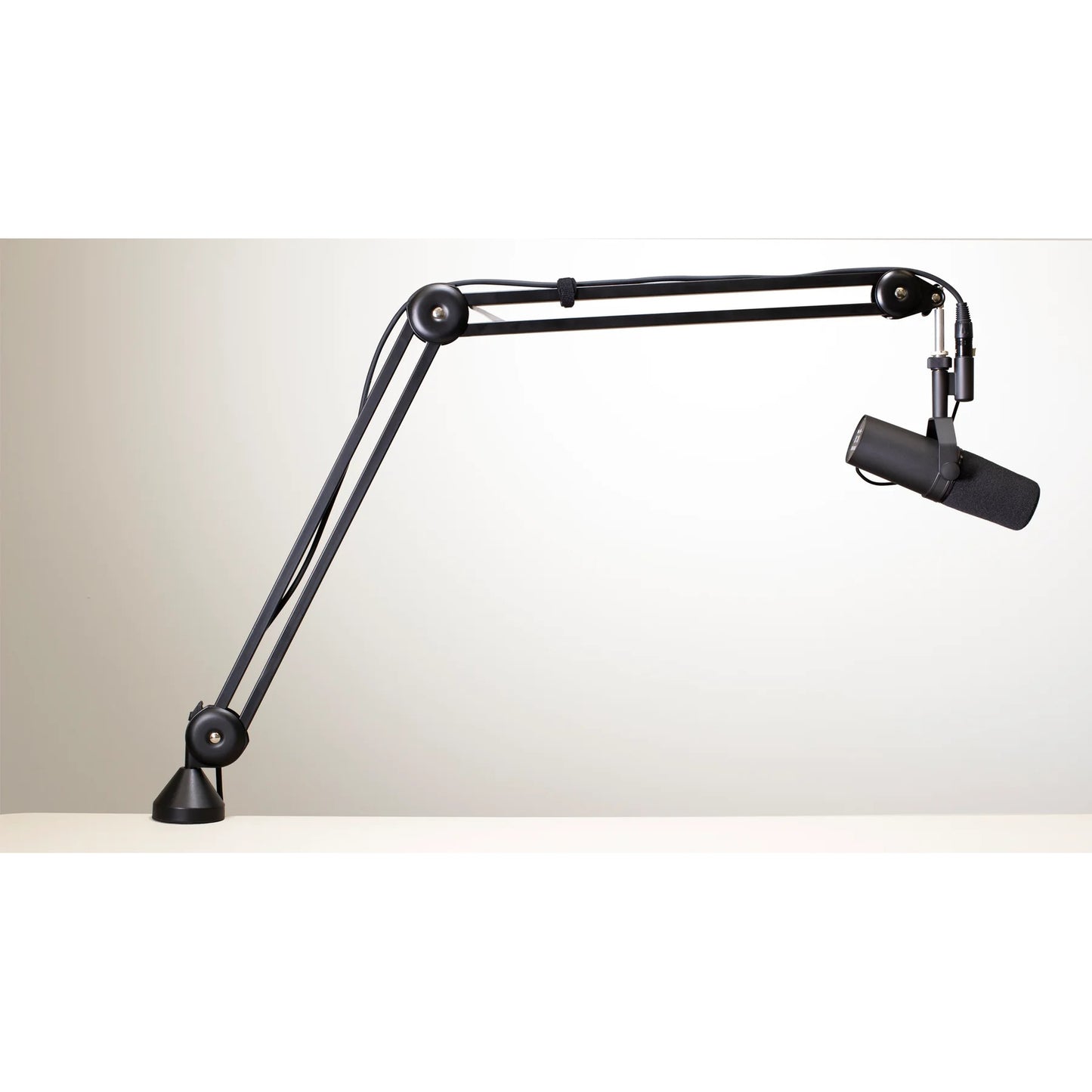 119795_Ultimate-Support-BCM-200-JamStands-Scissor-Style-Broadcast-Mic-Stand_ALT13sqr