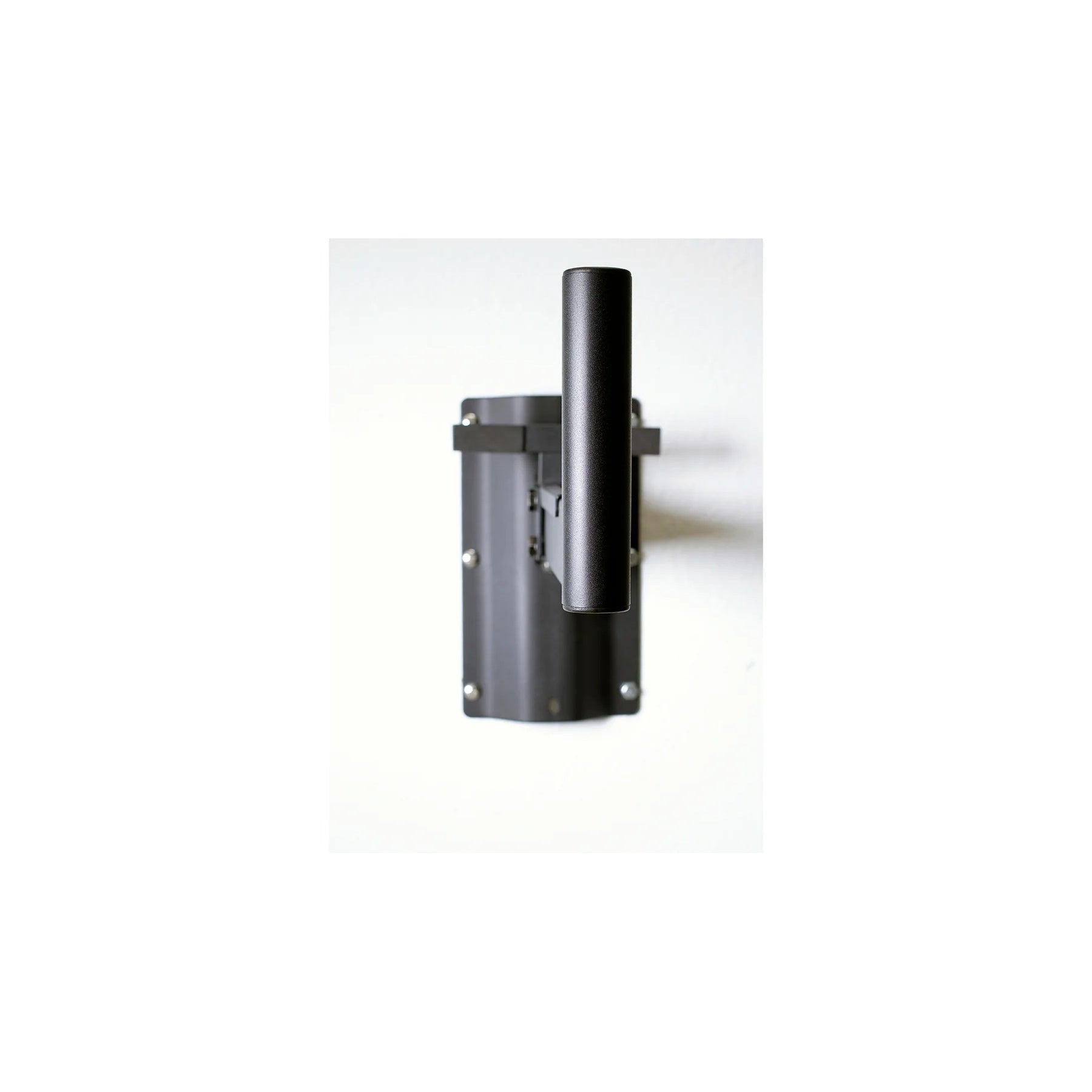 119796_Ultimate-Support-JS-WMB100-Adjustable-Wall-Mount-Speaker-Bracket_ALT03sqr