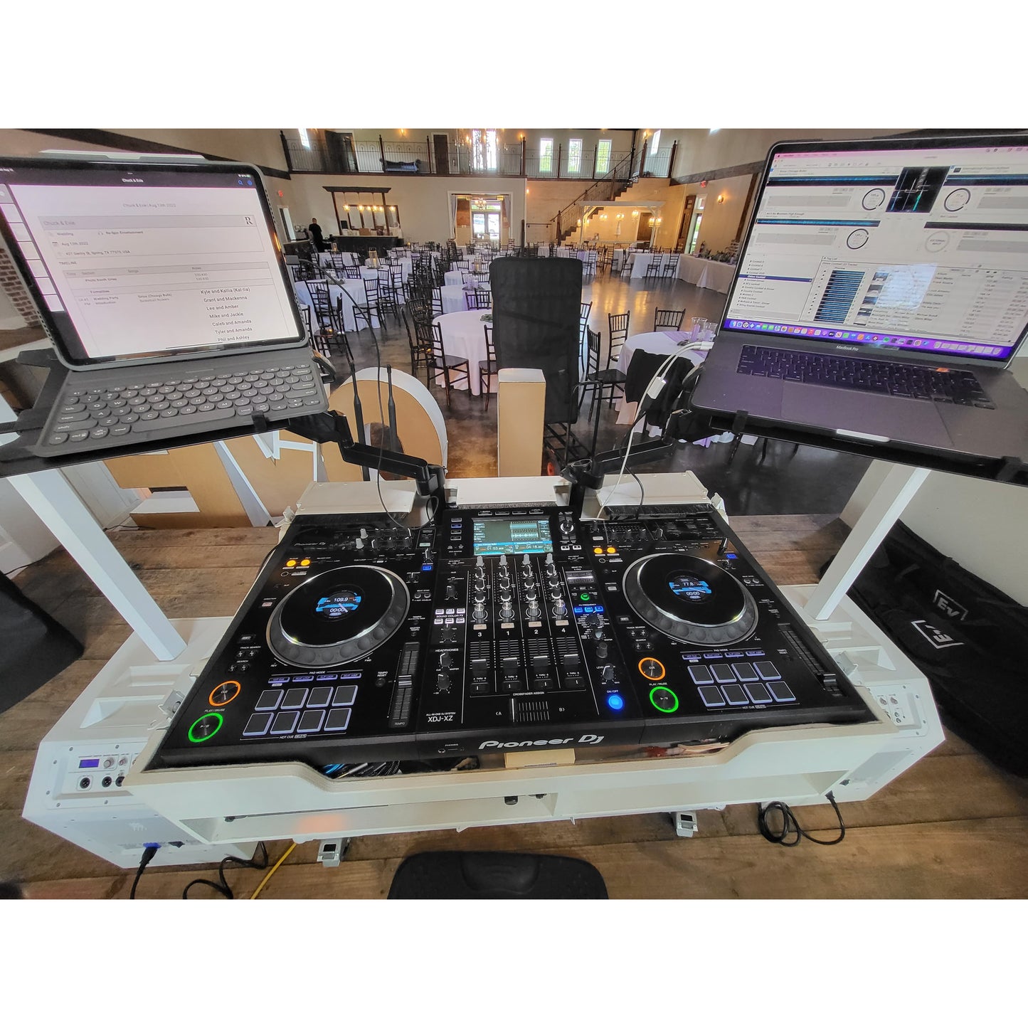 ProX Flip-Ready Hydraulic Console Case For Digital Audio Consoles | Pioneer DDJ-REV7/XDJ-XZ/DDJ-1000/SZ2/SX3 | Fixed