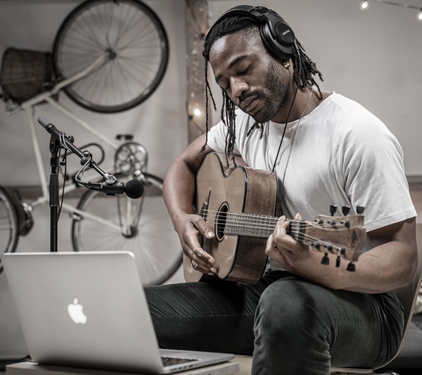 Shure SRH440A Professional Studio Headphones with guitar monitoring