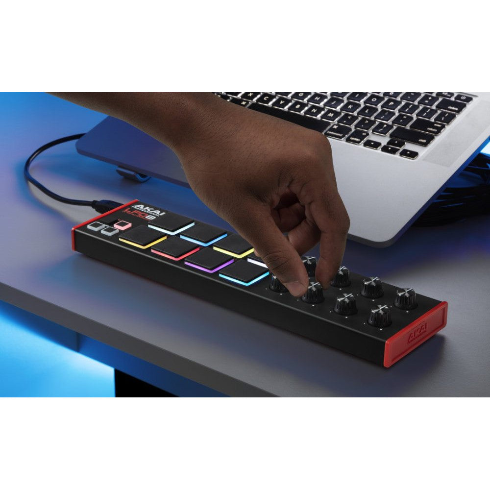 Akai LPD8 MKII Laptop Pad Controller lifestyle 2