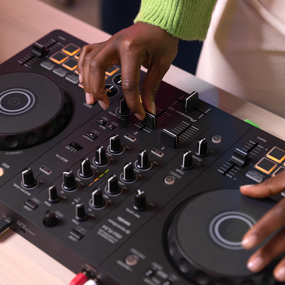 Pioneer DJ DDJ-FLX4 2-Channel DJ Controller lifestyle