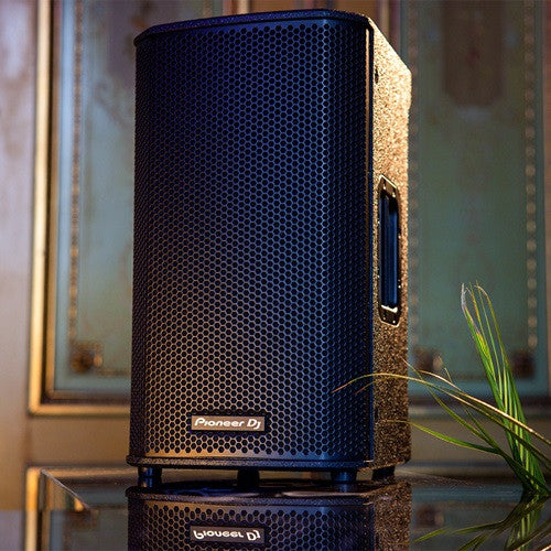 Pioneer XPRS102 10-Inch Powered Speaker lifestyle