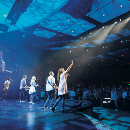 Canon EOS C70 Cinema Camera with 24-105 Lens lifestyle 3