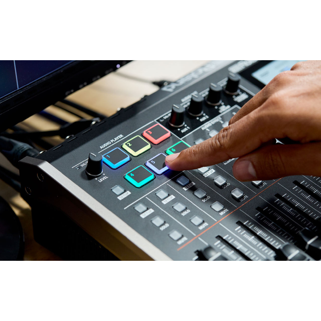 Roland VR-6HD Direct Streaming AV Mixer detail 2