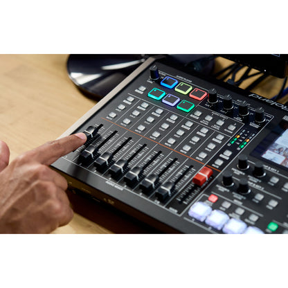 Roland VR-6HD Direct Streaming AV Mixer detail 4