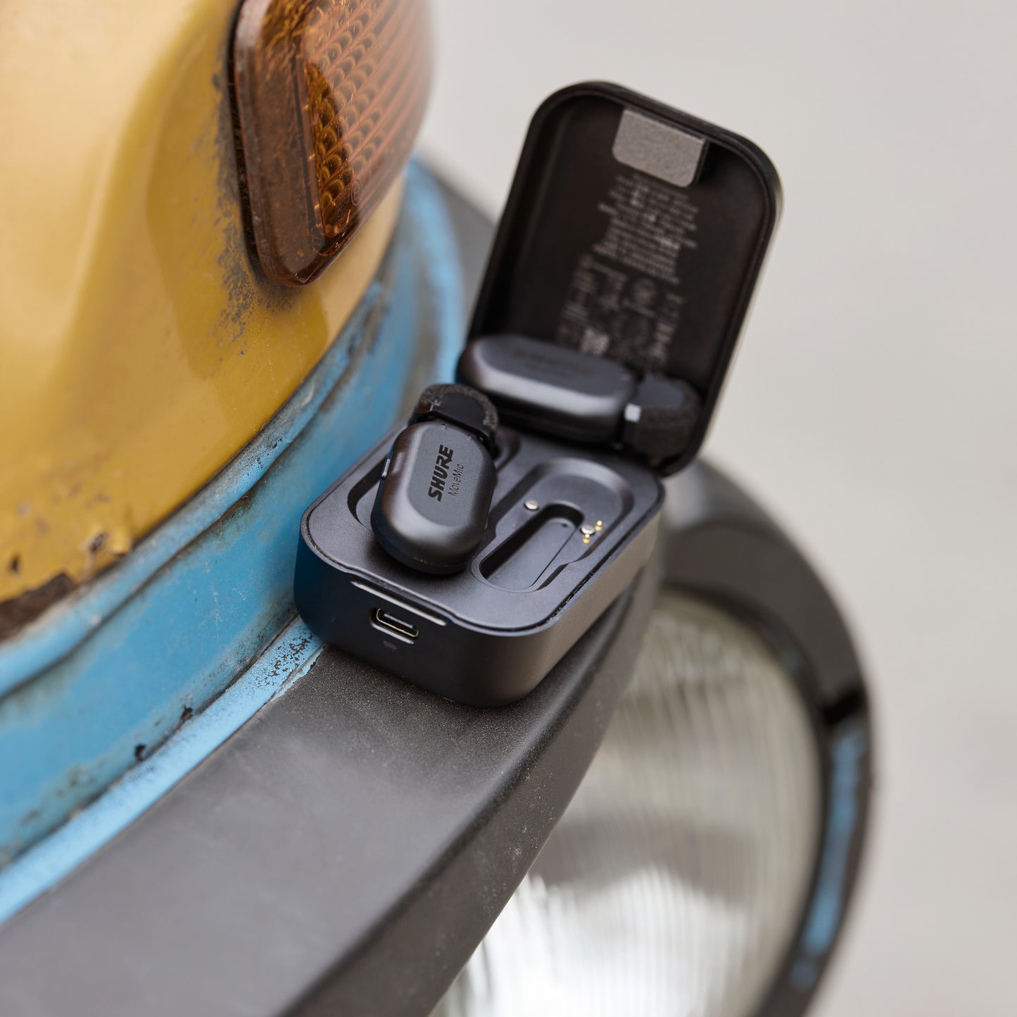 Shure AMV-CHARGE Replacement MoveMic Charging Case lifestyle