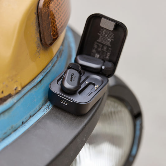 Shure AMV-CHARGE Replacement MoveMic Charging Case lifestyle