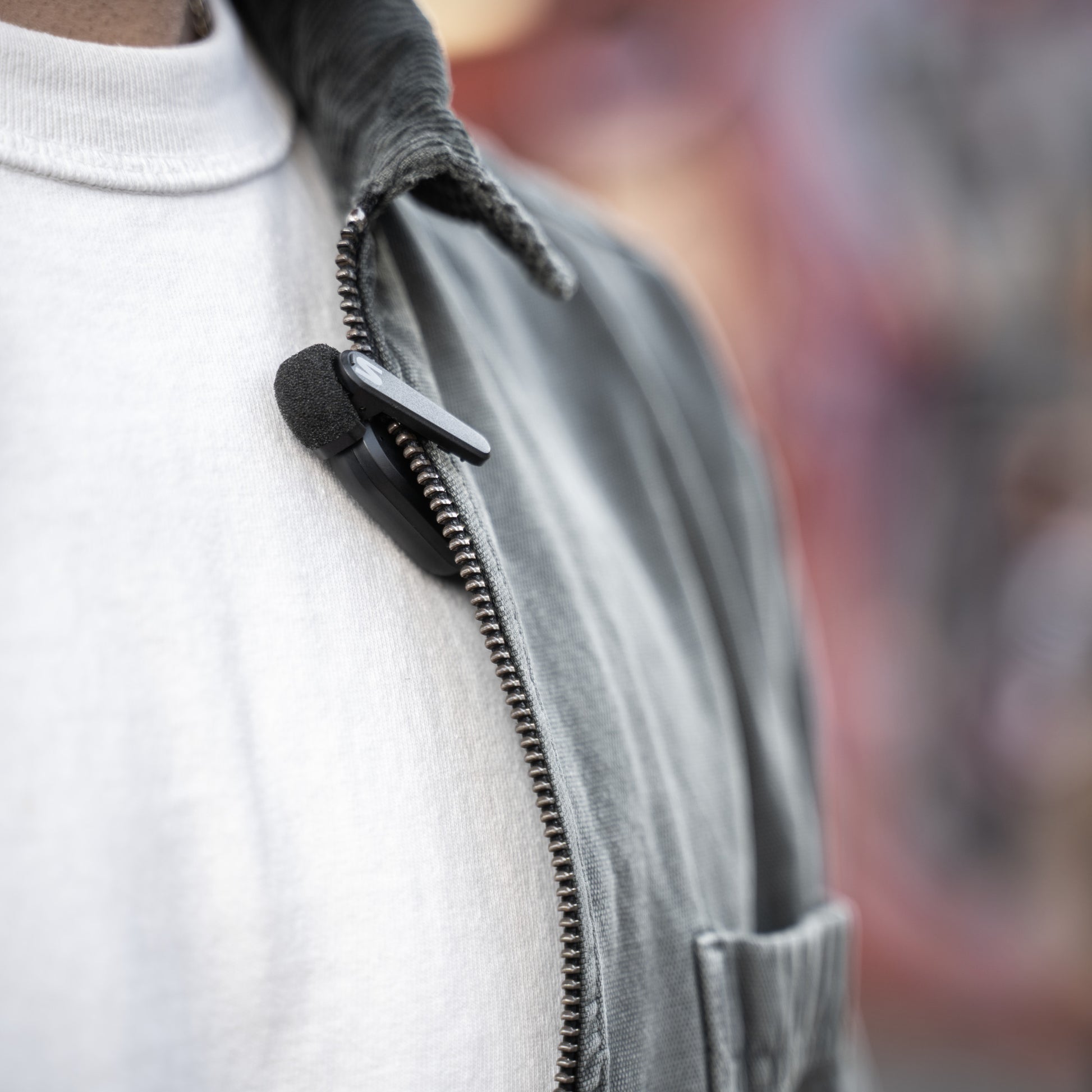 Shure AMV-LAV-Z7 Replacement MoveMic Wireless Lavalier Microphone lifestyle 1