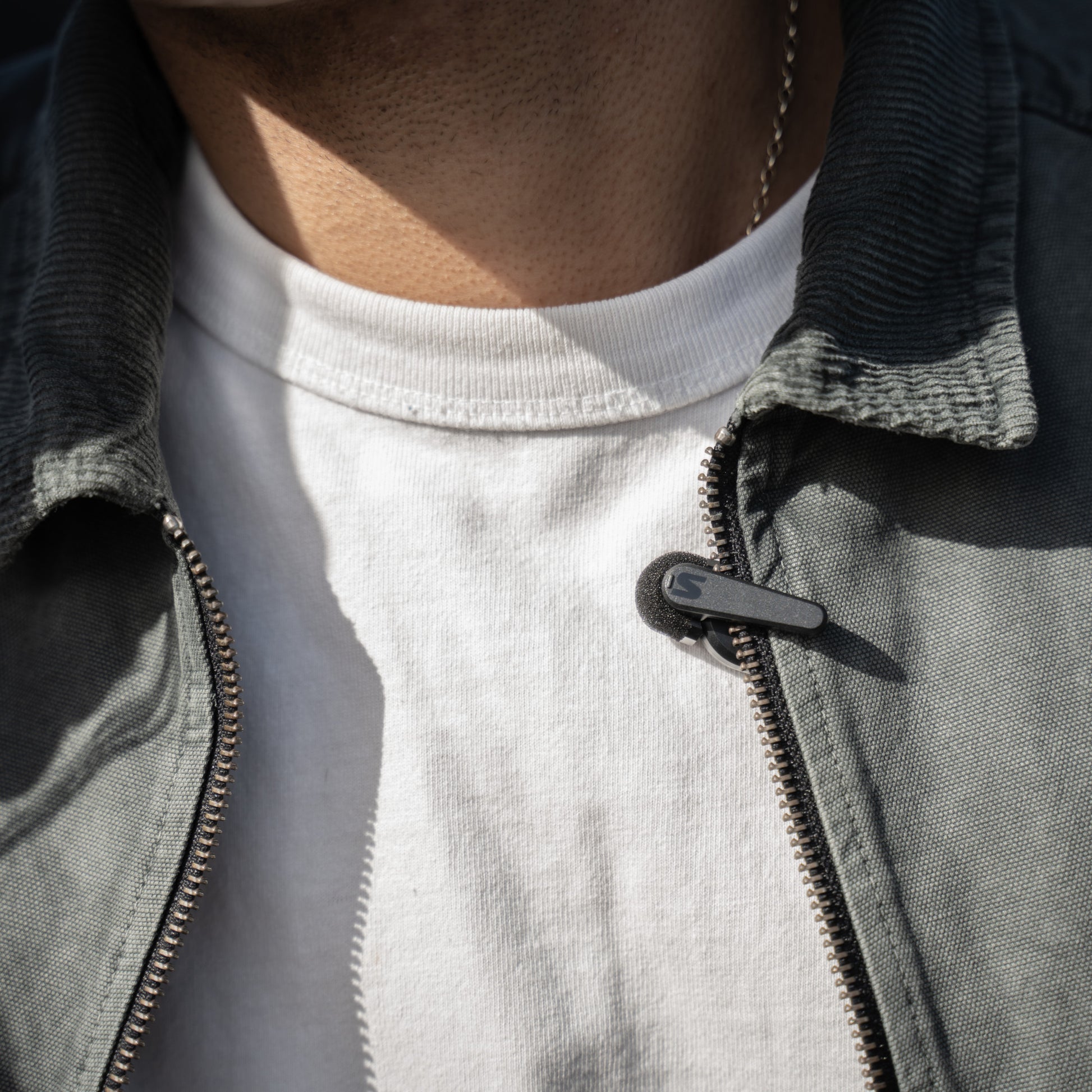 Shure AMV-LAV-Z7 Replacement MoveMic Wireless Lavalier Microphone lifestyle 2