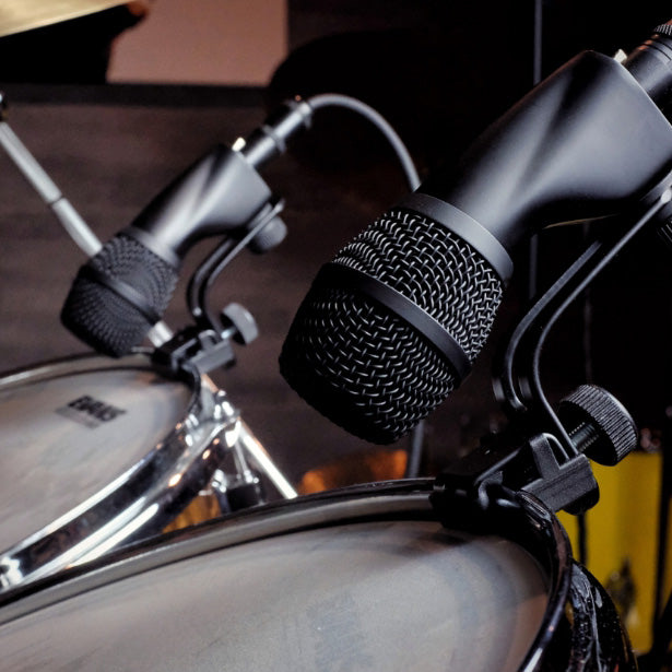 Earthworks DM17 Tom & Snare Drum Microphone lifestyle 1