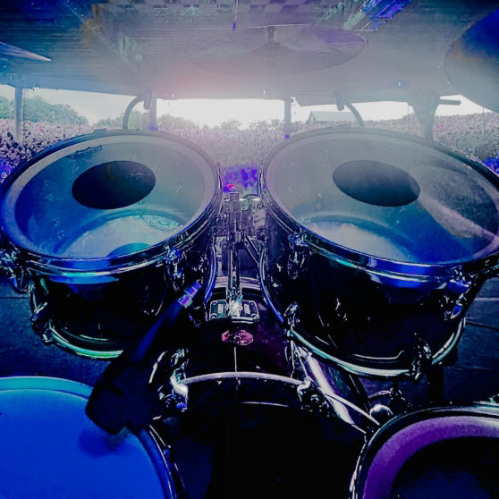 Earthworks DM17 Tom & Snare Drum Microphone lifestyle 2