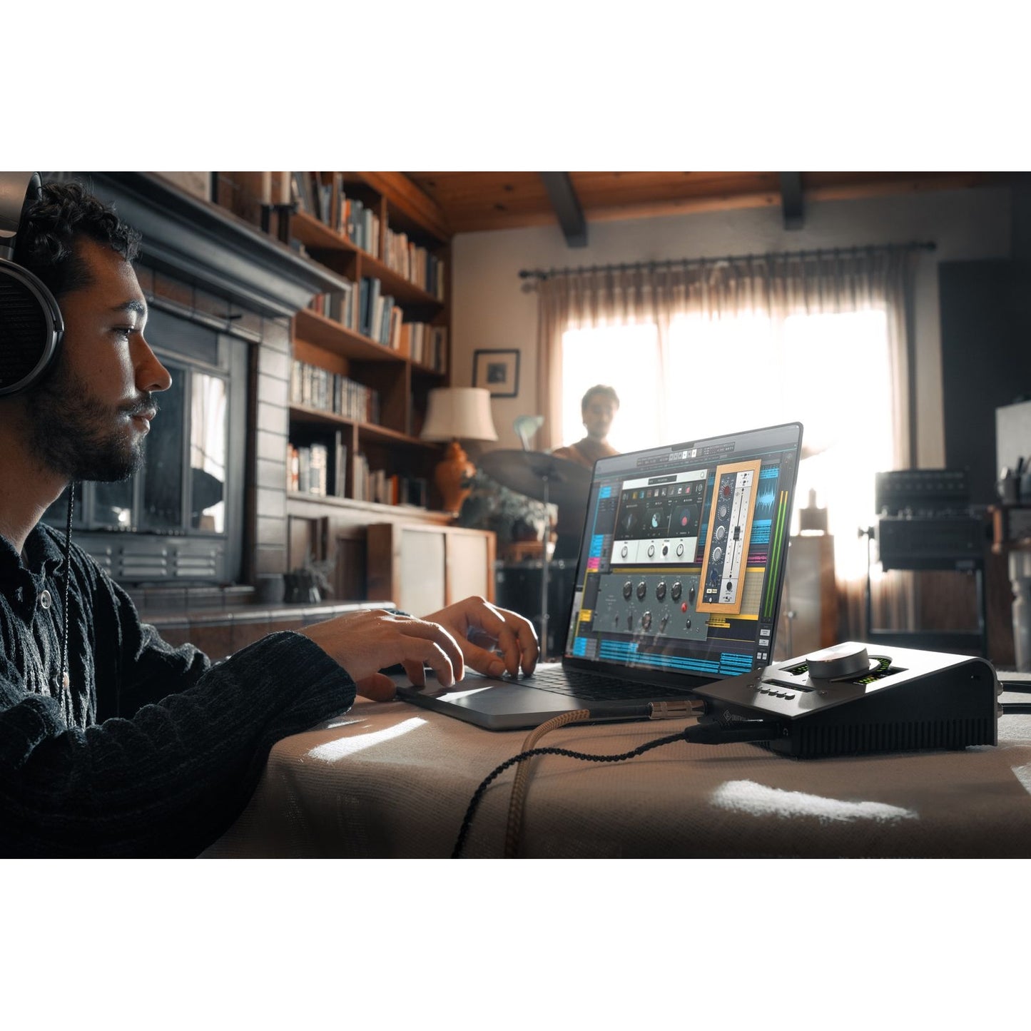 Universal Audio Apollo Twin X DUO Thunderbolt Audio Interface With Gen 2 Conversion | UAD Analog Classics