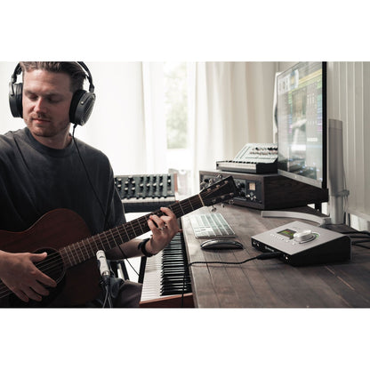 Universal Audio Apollo x4 Desktop Thunderbolt Audio Interface | UAD Analog Classics Pro