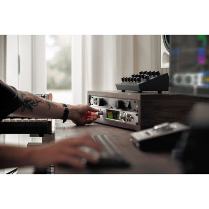 Universal Audio Apollo x6 Gen 2 Audio Interface 1U Rackmount Thunderbolt | UAD Analog Classics