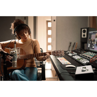 Universal Audio Apollo x8 18x24 Thunderbolt Interface | UAD Analog Classics