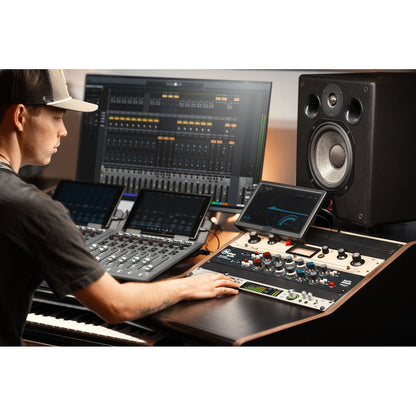 Universal Audio Apollo x8 18x24 Thunderbolt Interface | UAD Analog Classics