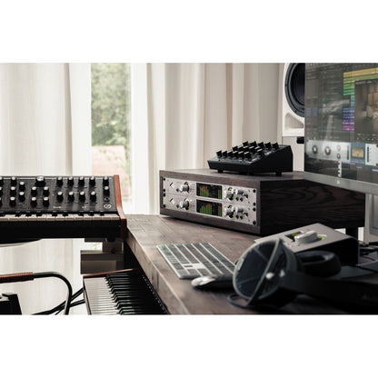 Universal Audio Apollo x8p Gen 2 Audio Interface 16x22 Thunderbolt With HEXA Core DSP | UAD Analog Classics