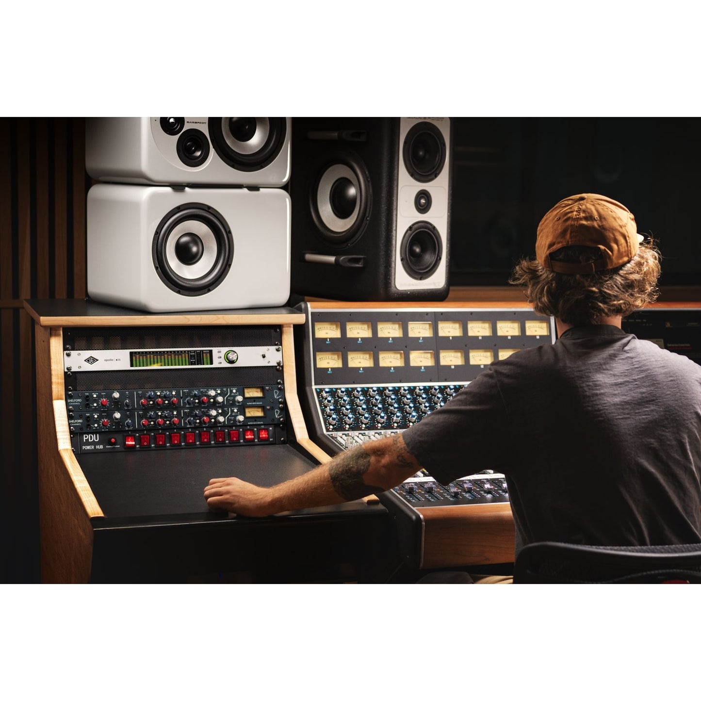 Universal Audio Apollo x16 18x20 Thunderbolt Interface | UAD Complete
