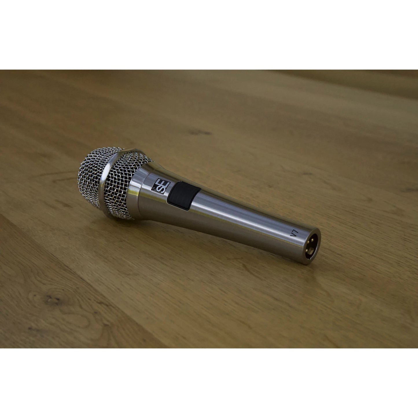sE Electronics V7PTTNI Supercardioid Dynamic Handheld Mic With Push-To-Talk