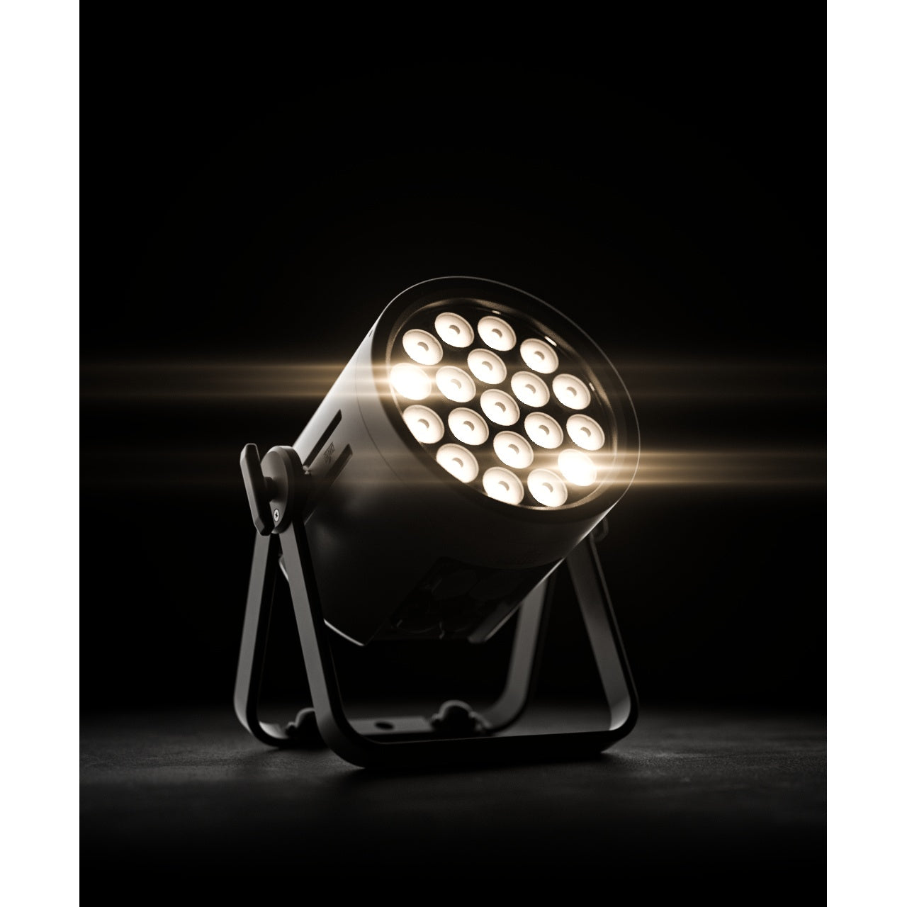 208162_Chauvet-Pro-STRIKEARRAYULTRA-IP65-RGBA-WW-Audience-Blinder_ALT17sqr