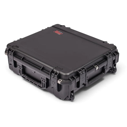 3I-2421-7BE iSeries case closed top three-quarter view showing flat lid and latch row, SKB