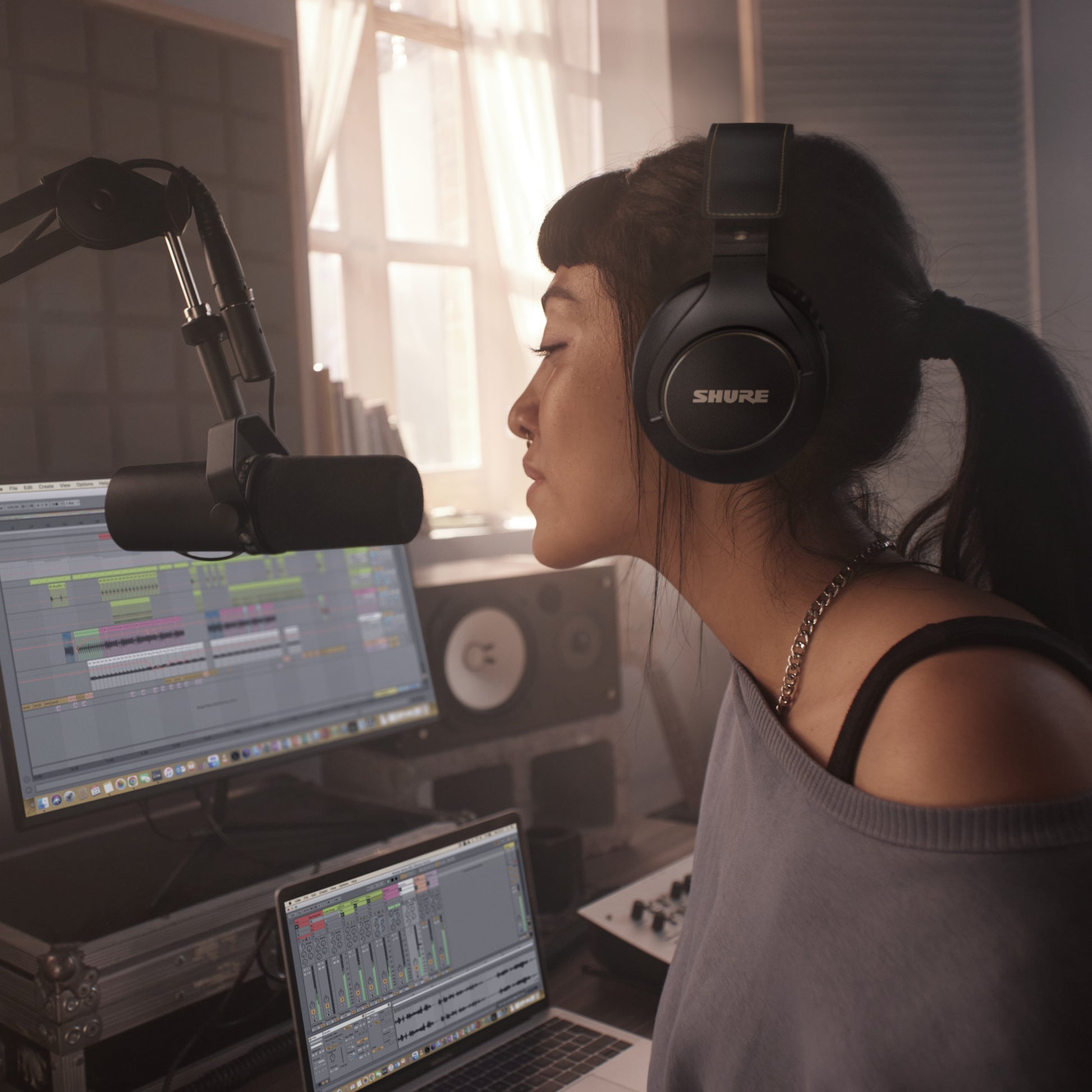 Shure SM7B Vocal Dynamic Microphone lifestyle