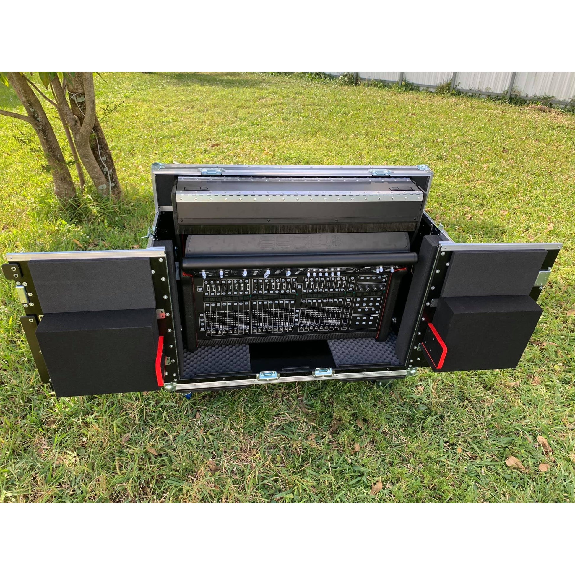 45930_ProX-Flip-Ready-Hydraulic-Console-Case-For-Digital-Audio-Consoles-_-Midas-M32-_-None-_-Fixed_ALT22sqr