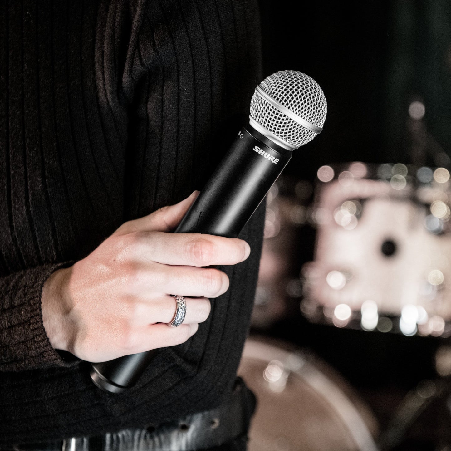 Shure BLX2/SM58 Handheld Wireless Microphone Transmitter | Frequency: H11 (572-596 MHz)