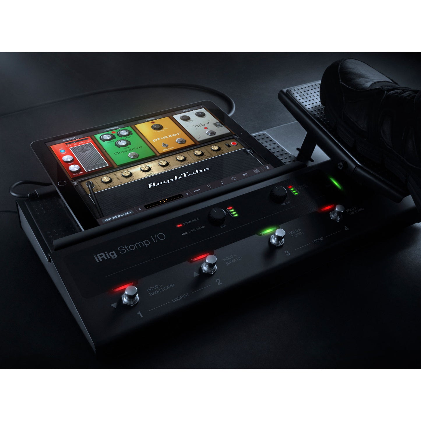IK Multimedia iRig Stomp I/O Pedalboard Controller lifestyle 1