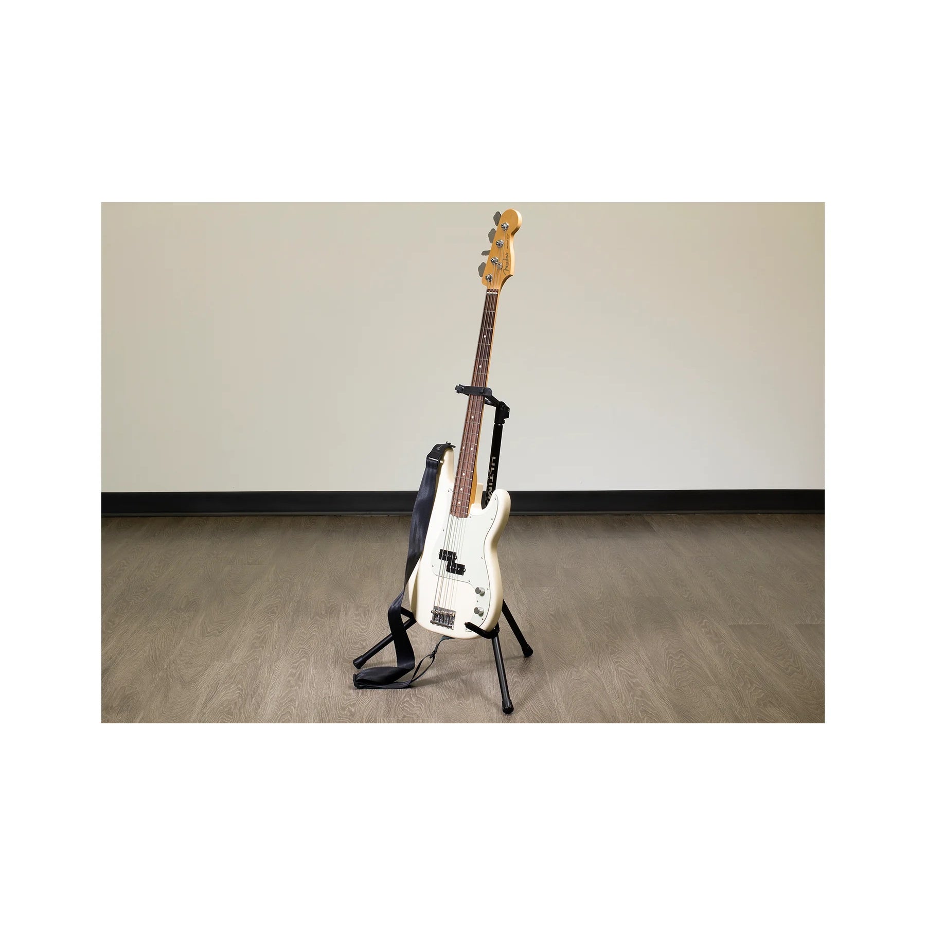59646_Ultimate-Support-GS-200+-Genesis-Series-Plus-Guitar-Stand-With-Locking-Legs_ALT19sqr