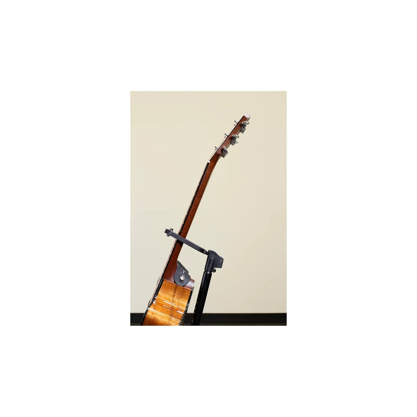 59646_Ultimate-Support-GS-200+-Genesis-Series-Plus-Guitar-Stand-With-Locking-Legs_ALT21sqr