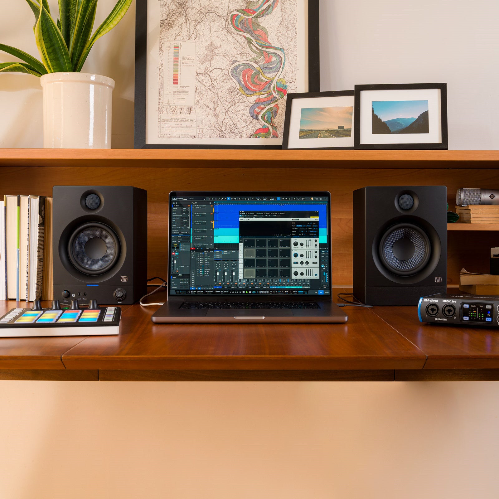 Presonus Eris 5BT 5-Inch Media Reference Monitors lifestyle